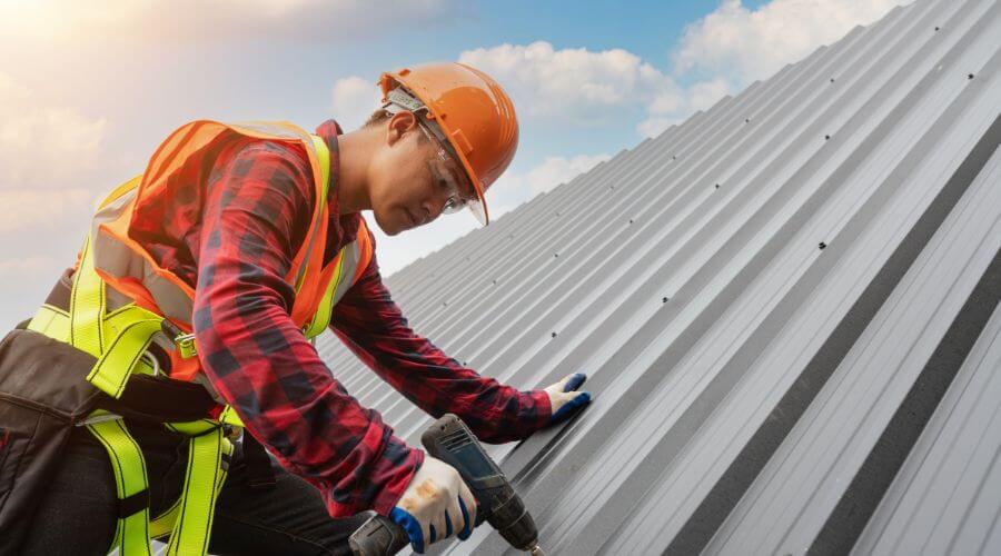 Professional gutter cleaning in Paris, VA